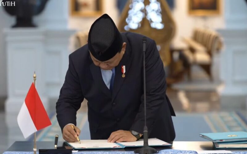Prabowo Tanda Tangan