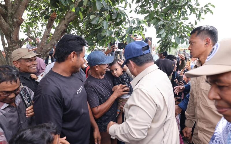 Presiden Prabowo bersama Korban Banjir Sumatera