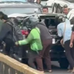 Mobil Lawan Arah