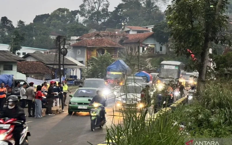 Arus Mudik 2026: 143 Juta Orang Bergerak, Jalur Pantura Jadi Tumpuan Saat Tol Macet
