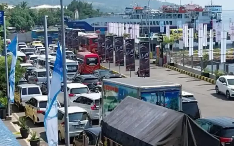 Logistik dan Arus Mudik Melumpuhkan Jalur Utama Gilimanuk Bali