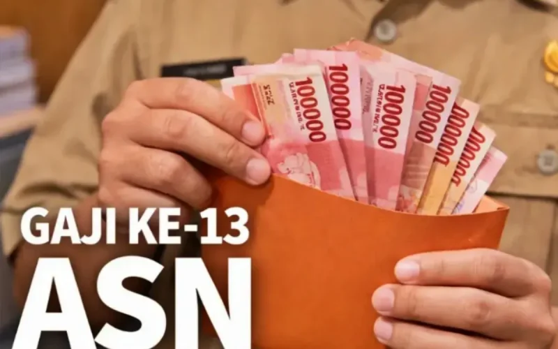 Ilustrasi ASN menerima gaji ke-13