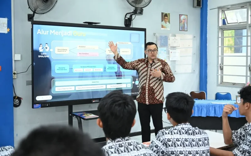 Ilustrasi Guru Mengajar